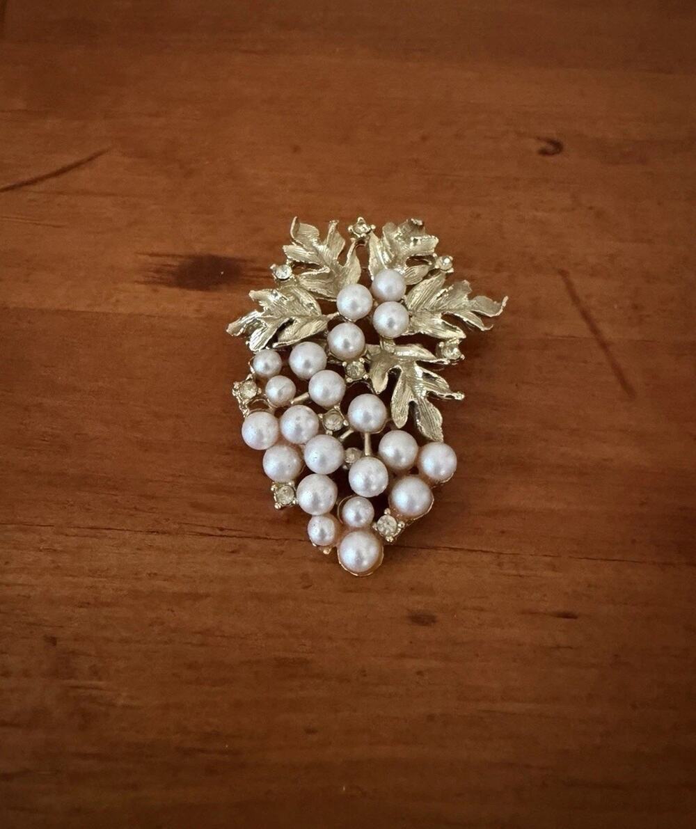 Vintage Gold Tone Faux Pearl Rhinestone Grape Cluster Brooch Mid Century Style